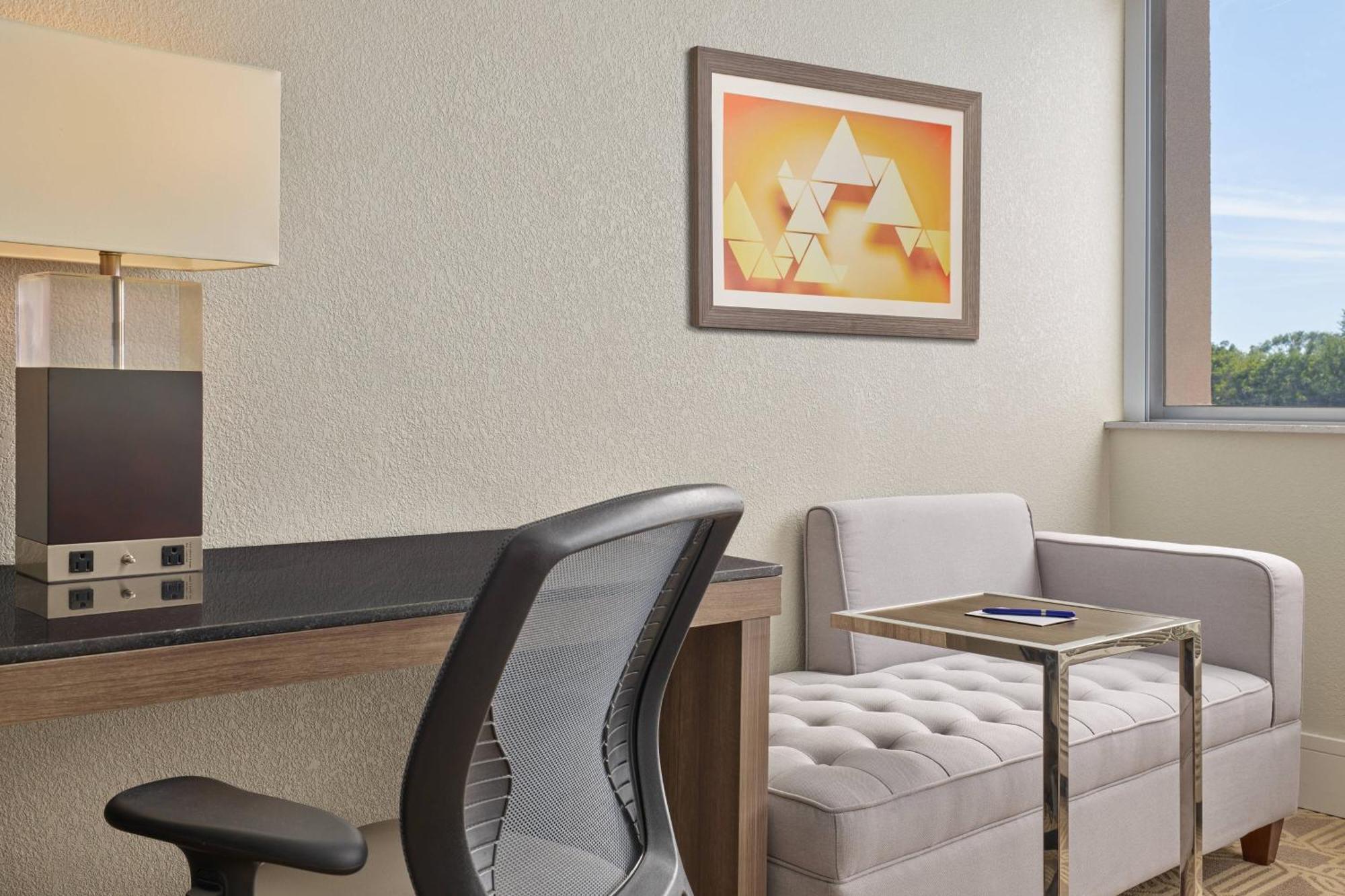 Delta Hotels By Marriott Chicago Willowbrook Bagian luar foto