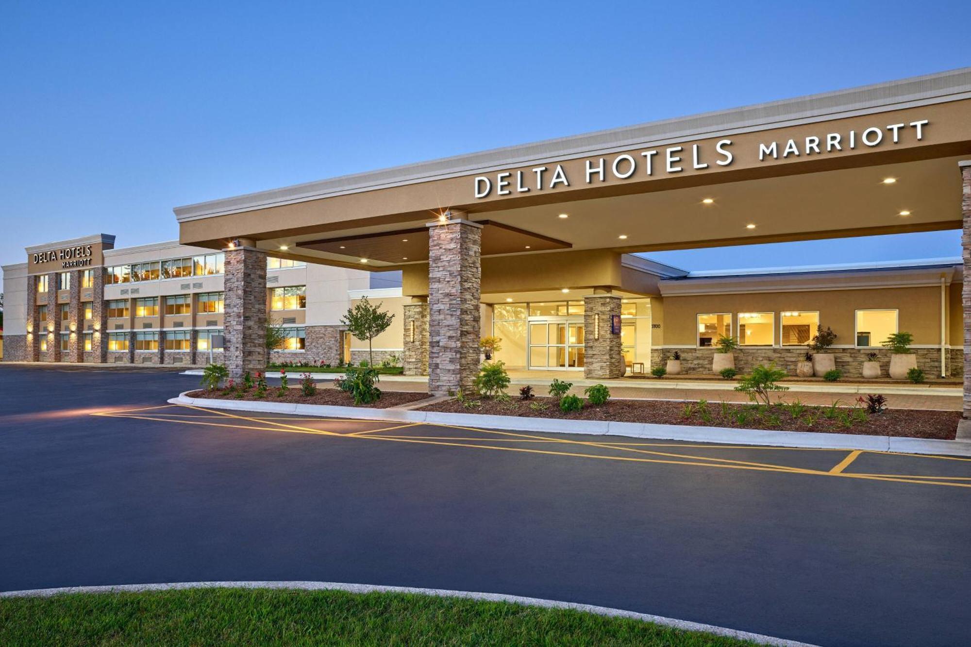 Delta Hotels By Marriott Chicago Willowbrook Bagian luar foto