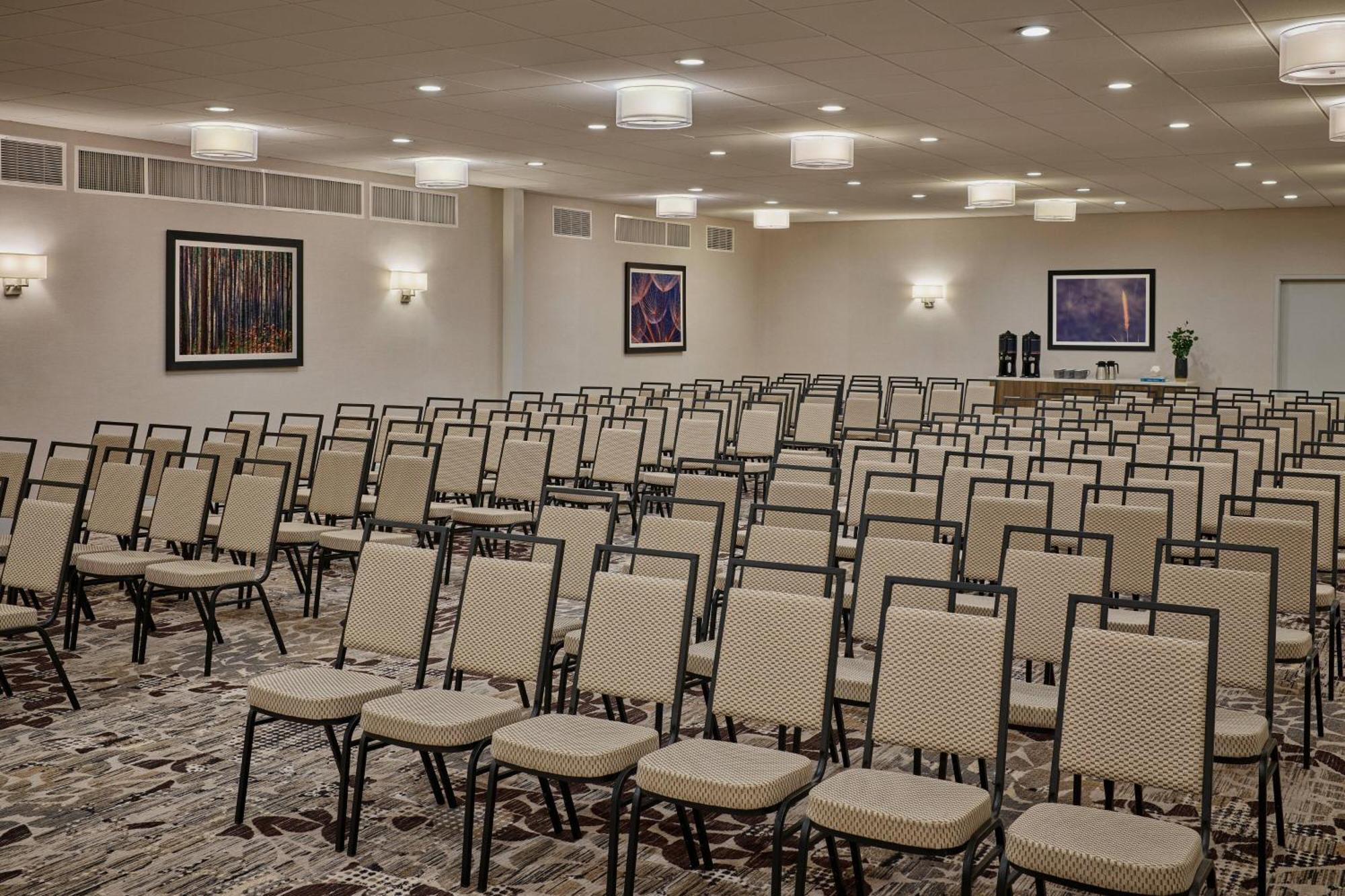 Delta Hotels By Marriott Chicago Willowbrook Bagian luar foto
