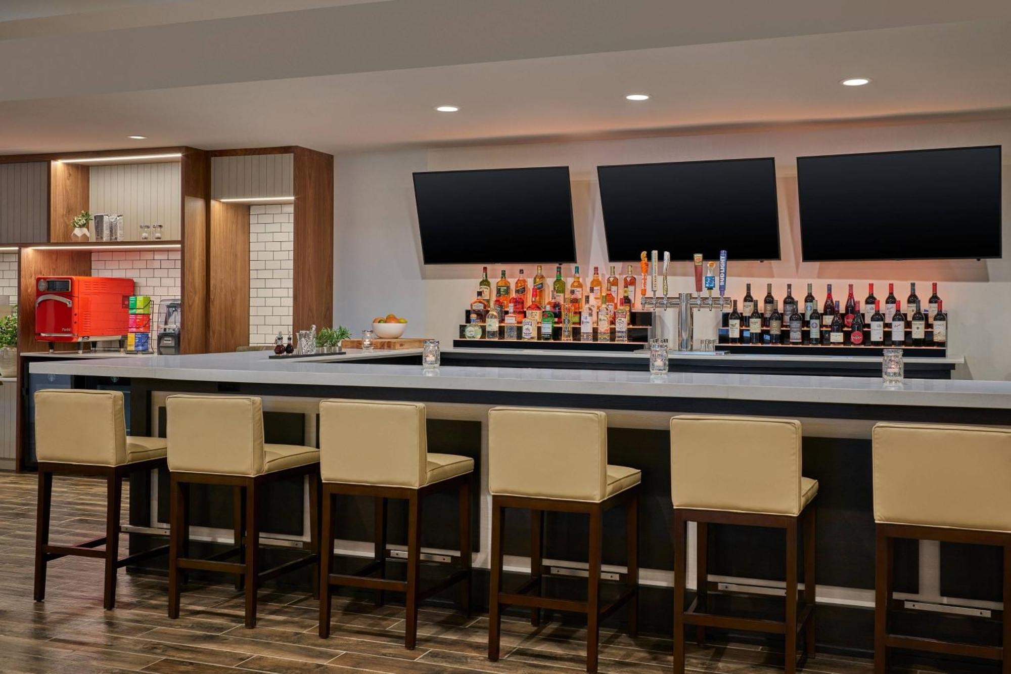 Delta Hotels By Marriott Chicago Willowbrook Bagian luar foto