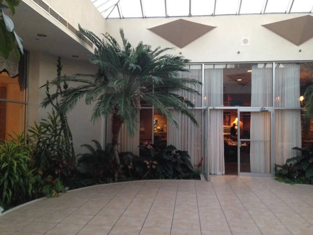 Delta Hotels By Marriott Chicago Willowbrook Bagian luar foto
